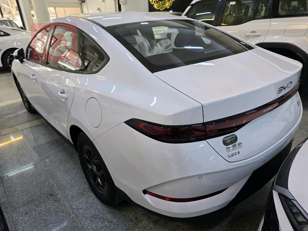 بی وای دی Qin Plus